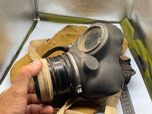 Load image into Gallery viewer, WW2 British Home Front / Civil Defence Wardens Gas Mask in 1941 Dated Bag
