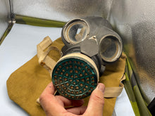 Load image into Gallery viewer, WW2 British Home Front / Civil Defence Wardens Gas Mask in 1941 Dated Bag
