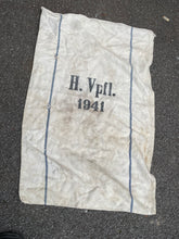 Charger l&#39;image dans la galerie, Original WW2 German Army / Wehrmacht Troops Provisions or Grain Sack 1941 Dated.

