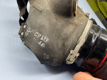 Load image into Gallery viewer, WW2 British Home Front Warden&#39;s Gas Mask
