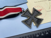 Charger l&#39;image dans la galerie, WW2 German Army Iron Cross, Certificate &amp; Envelope Set
