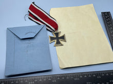 Charger l&#39;image dans la galerie, WW2 German Army Iron Cross, Certificate &amp; Envelope Set
