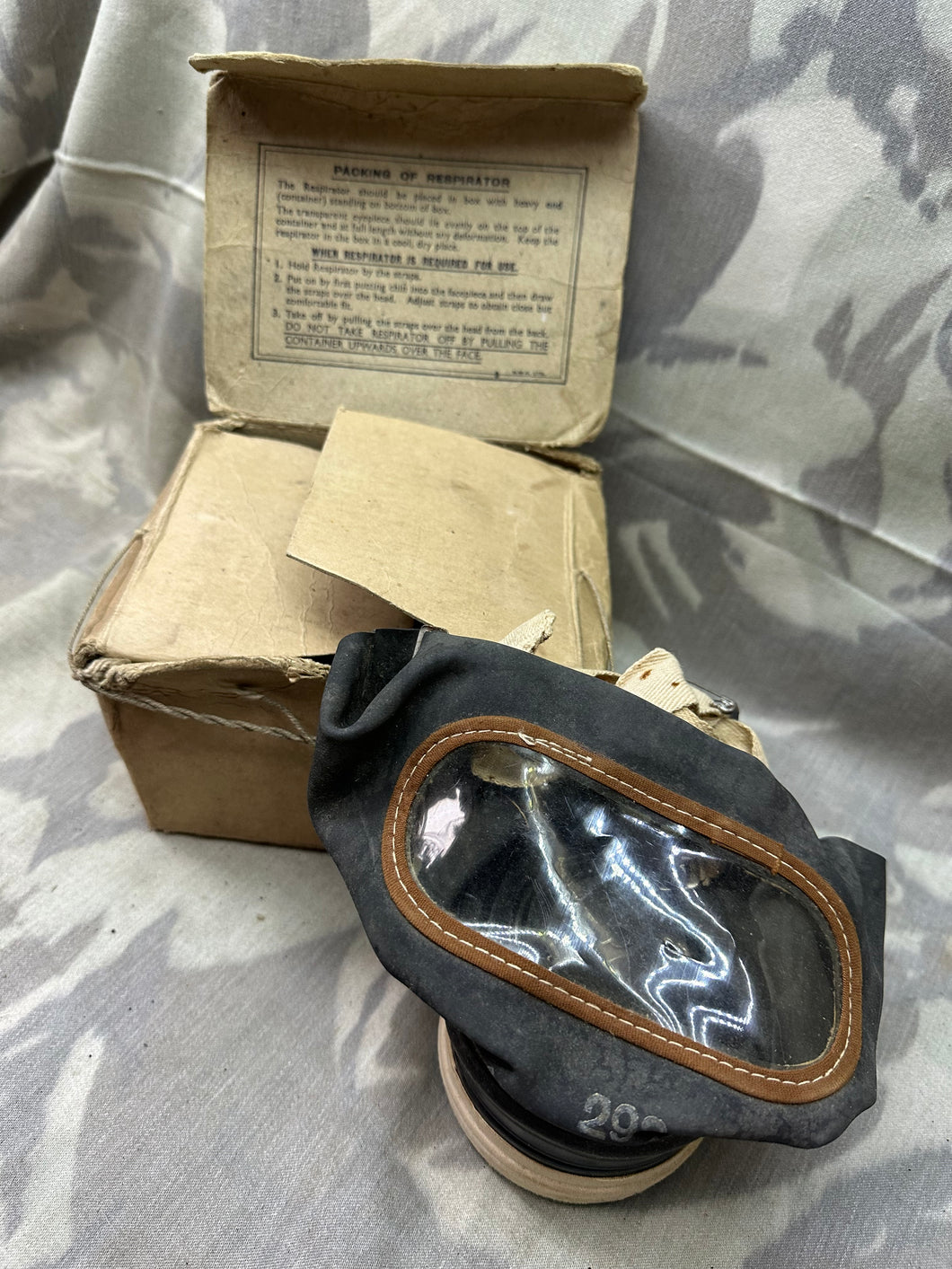 Original WW2 British Home Front Civil Defence Civilian Gas Mask in Box