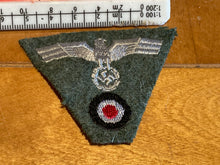 Charger l&#39;image dans la galerie, Reproduction WW2 German Army Ski Cap Insignia
