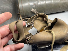 Charger l'image dans la galerie, Original French / Belgium L702 Model Gas Mask in Tin
