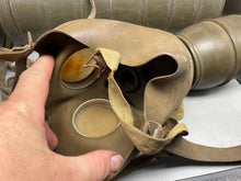 Charger l'image dans la galerie, Original French / Belgium L702 Model Gas Mask in Tin
