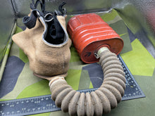 Charger l&#39;image dans la galerie, Original British Army WW2 Gas Mask 1941/2 Dated
