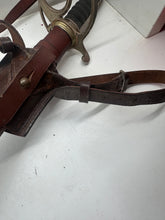 Charger l&#39;image dans la galerie, Original WW2 British Army Royal Artillery Officers Sword - George VI
