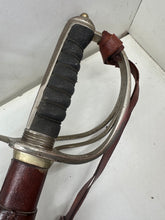 Charger l&#39;image dans la galerie, Original WW2 British Army Royal Artillery Officers Sword - George VI
