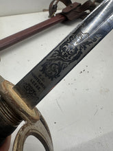 Charger l&#39;image dans la galerie, Original WW2 British Army Royal Artillery Officers Sword - George VI
