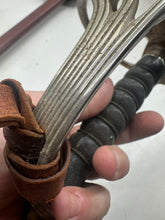 Charger l&#39;image dans la galerie, Original WW2 British Army Royal Artillery Officers Sword - George VI
