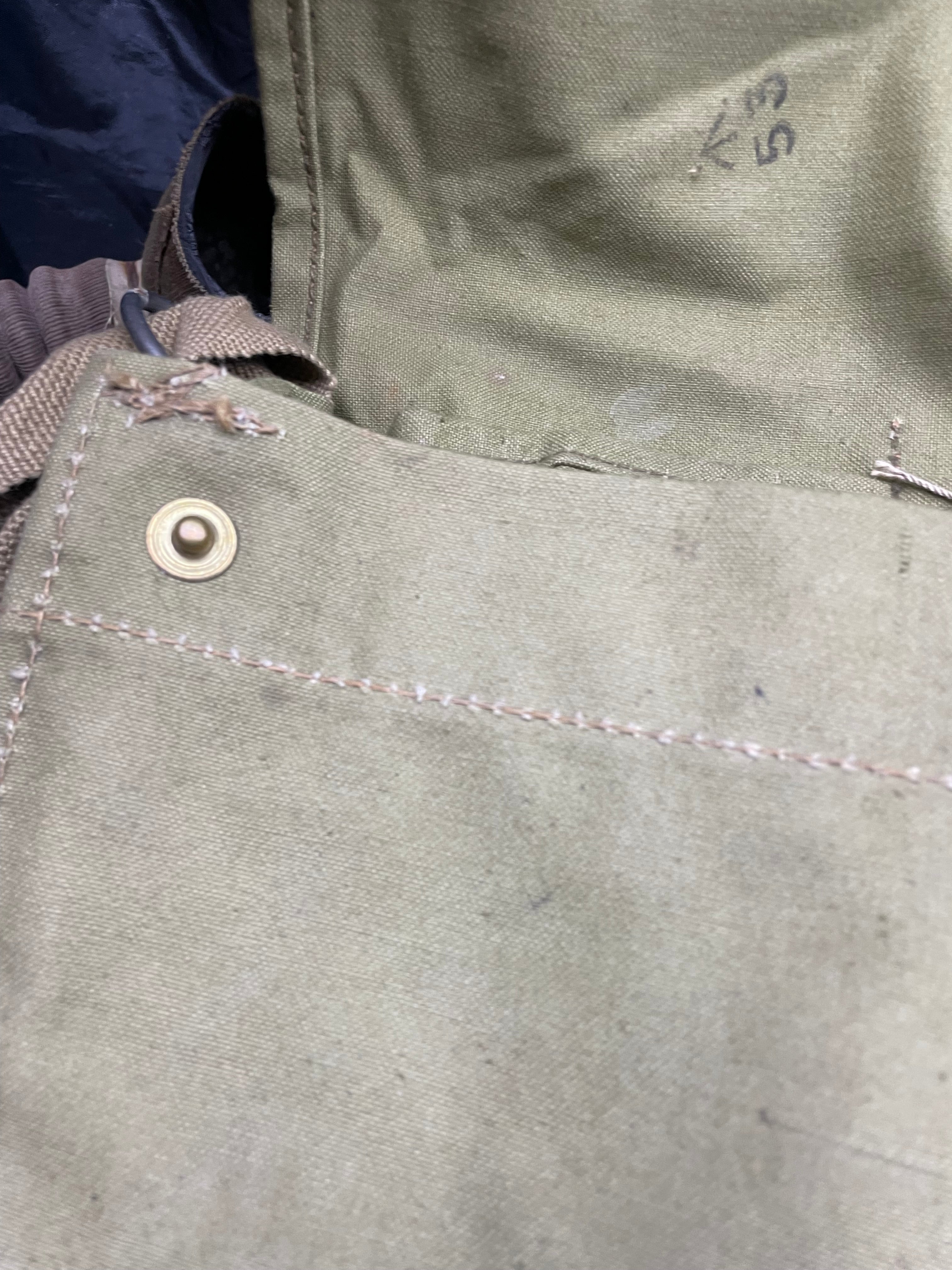 Original WW2 British Army Long-Hose Gas Mask with Bag - The Militaria Shop
