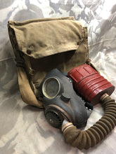 Load image into Gallery viewer, Original WW2 British Army Soldiers GSR Gas Mask Set in Bag
