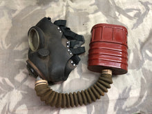 Load image into Gallery viewer, Original WW2 British Army Soldiers GSR Gas Mask Set in Bag
