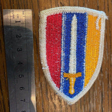 Load image into Gallery viewer, A WW2 / post war US Army cloth patch / shoulder badge. - The Militaria Shop
