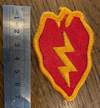 Load image into Gallery viewer, A WW2 / post war US Army Division cloth patch / shoulder badge. - The Militaria Shop
