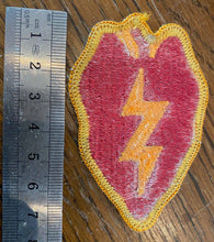 Load image into Gallery viewer, A WW2 / post war US Army Division cloth patch / shoulder badge. - The Militaria Shop
