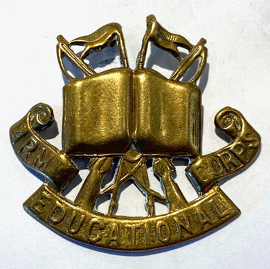 ARMY EDUCATION CORPS - WW1 British Army Cap Badge with rear slider -  B70 - The Militaria Shop