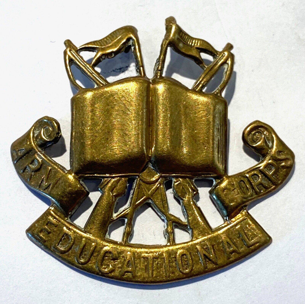 ARMY EDUCATION CORPS - WW1 British Army Cap Badge with rear slider -  B70