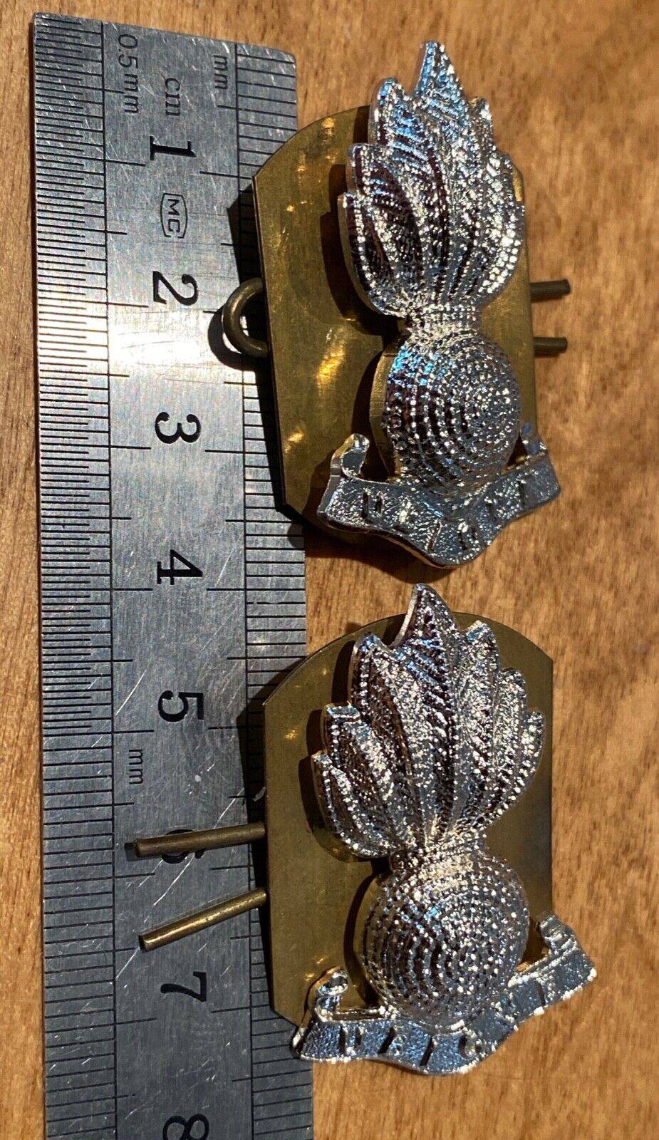 British Army ROYAL ARTILLERY annodised collar badges silvered - The Militaria Shop