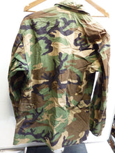 Charger l&#39;image dans la galerie, Genuine US Army Camouflaged BDU Battledress Uniform - 33 to 37 Inch Chest - The Militaria Shop
