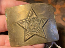 Charger l&#39;image dans la galerie, Genuine WW2 USSR Russian Soldiers Army Brass Belt Buckle - #55 - The Militaria Shop
