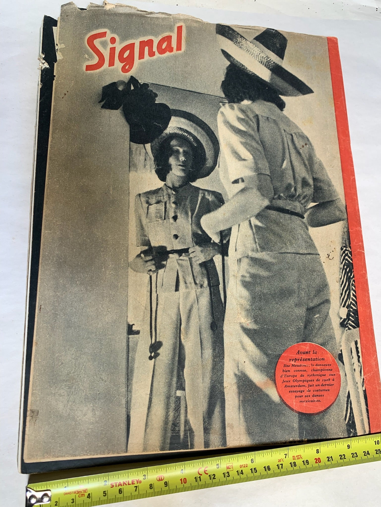 Original French Language WW2 German Signal Magazine - December 1942 - The Militaria Shop