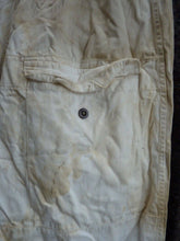 Lade das Bild in den Galerie-Viewer, Original WW2 British Army Winter White Over Trousers - Bastogne / Ardennes
