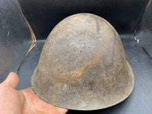 Load image into Gallery viewer, Original WW2 Onwards (1945-1952) British Army Mk4 Turtle Helmet
