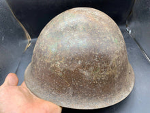 Load image into Gallery viewer, Original WW2 Onwards (1945-1952) British Army Mk4 Turtle Helmet
