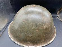 Charger l&#39;image dans la galerie, Original WW2 Onwards (1945-1952) British Army Mk4 Turtle Helmet
