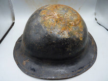 Load image into Gallery viewer, WW1 / WW2 British Army Mk1* - Original Army Combat Helmet
