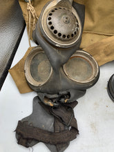 Load image into Gallery viewer, Original WW2 British Army Soldiers Gas Mask &amp; Bag Set - 1939 Dated

