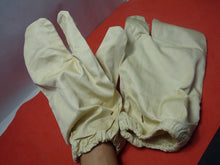 Load image into Gallery viewer, Original WW2 British Army Gunners Winter White Gloves - 1942
