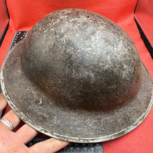 Lade das Bild in den Galerie-Viewer, Britischer Armee-Mk2-Brodie-Helm – Original aus dem 2. Weltkrieg – südafrikanische Herstellung 
