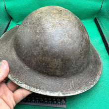 Lade das Bild in den Galerie-Viewer, Britischer Armee-Mk2-Brodie-Helm – Original aus dem 2. Weltkrieg – südafrikanische Herstellung 
