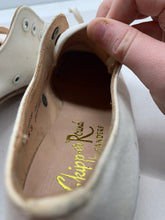 Load image into Gallery viewer, Original WW2 British Army Women&#39;s White Summer Shoes - ATS WAAF - Size 240 S
