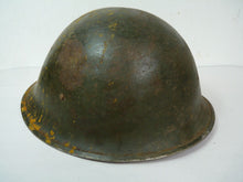 Lade das Bild in den Galerie-Viewer, Original Mk3 Schildkrötenhelm der kanadischen/britischen Armee aus dem 2. Weltkrieg mit hohen Nieten 
