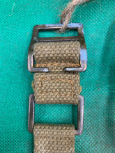 Charger l&#39;image dans la galerie, Original WW2 British Army 37 Pattern Brace Adaptors Pair - 1941 Dated
