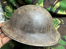 Lade das Bild in den Galerie-Viewer, British Army Mk2 Brodie Helmet - Original WW2 - South African Manufactured
