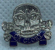 Charger l&#39;image dans la galerie, 17th / 21st Lancers - NEW British Army Military Cap/Tie/Lapel Pin Badge #37
