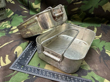 Lade das Bild in den Galerie-Viewer, Original WW2 British Army Soldiers Mess Tin Set - Used Original
