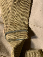 Lade das Bild in den Galerie-Viewer, Original WW2 British Army Indian Made Soldiers Gas Mask Bag &amp; Strap - 1944 Dated
