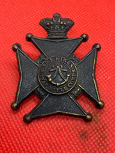 Lade das Bild in den Galerie-Viewer, Victorian Crown The King&#39;s Royal Rifle Corps Blackened Cap Badge
