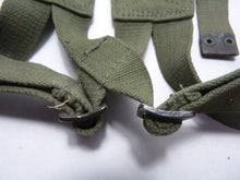 Charger l&#39;image dans la galerie, Original WW2 British Army 44 Pattern Shoulder Cross Straps
