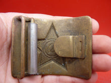 Lade das Bild in den Galerie-Viewer, Genuine Russian Soviet Army Belt Buckle
