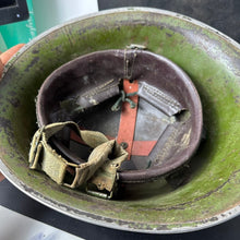 Lade das Bild in den Galerie-Viewer, Original WW2 British / Canadian Army Medic Mk3 Combat Helmet &amp; Liner
