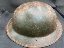 Charger l&#39;image dans la galerie, Original WW1 / WW2 British Army Mk1* Army Combat Helmet
