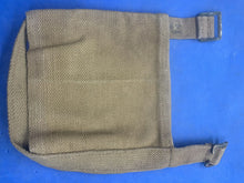 Charger l&#39;image dans la galerie, WW2 British Army / RAF 37 Pattern Webbing Water Bottle Carrier Harness Original
