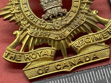 Load image into Gallery viewer, British Army WW1 / WW2 The Royal Regiment of Canada Cap Badge - with Rear Lugs.
